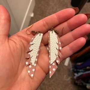Brand new light weight leather earrings, feathers!